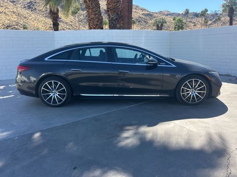 Used 2023 Mercedes-Benz EQS 580 4MATIC Sedan image 4