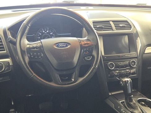 Used 2018 Ford Explorer XLT w/ Equipment Group 202A image 17