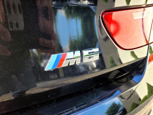 Used 2015 BMW M6 Convertible image 24