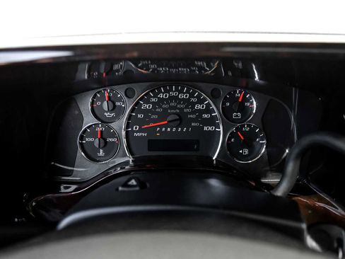 Used 2011 Chevrolet Express 1500 image 19