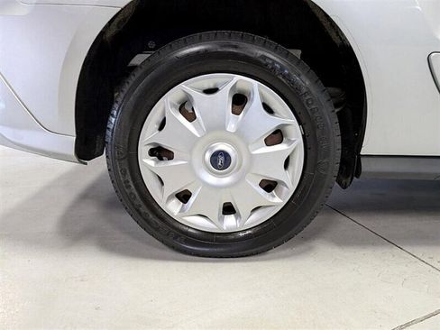 Used 2015 Ford Transit Connect XLT image 13