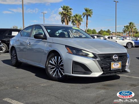 Used 2024 Nissan Altima 2.5 SV FWD image 1
