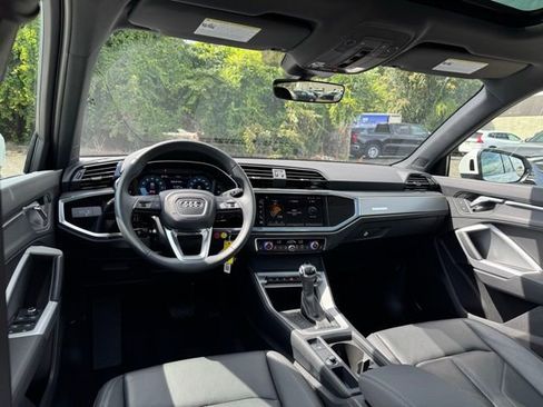 Certified 2025 Audi Q3 2.0T Premium image 17