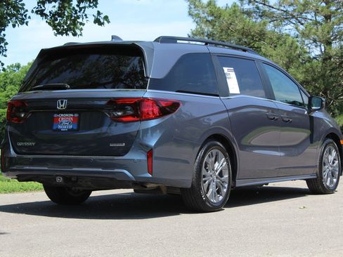 Used 2025 Honda Odyssey Touring image 8