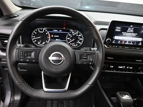 Used 2024 Nissan Rogue SV w/ SV Premium Package FWD image 7