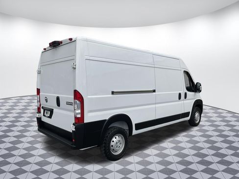 Used 2025 RAM ProMaster 2500 w/ Convenience Group FWD image 3