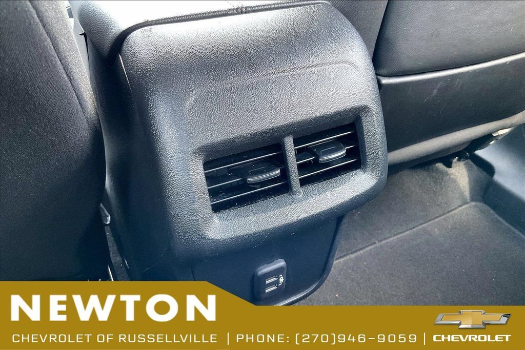 Used 2023 GMC Terrain SLE w/ Driver Convenience Package AWD/4WD image 32