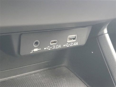 Used 2024 Subaru Crosstrek 2.0i Premium image 28