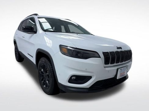Used 2023 Jeep Cherokee Altitude Lux AWD/4WD image 2
