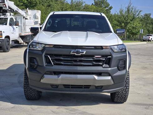 Used 2023 Chevrolet Colorado Trail Boss w/ Technology Package AWD/4WD image 3