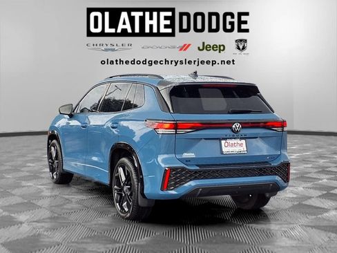 Used 2025 Volkswagen Tiguan SE R-Line AWD/4WD image 3