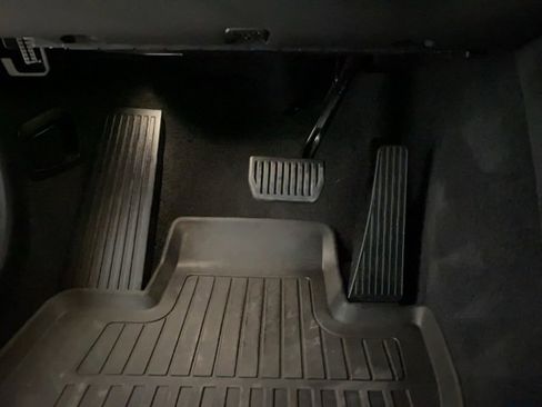 Used 2023 Volvo XC60 B5 Plus w/ Protection Package Premier image 36