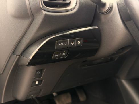 Used 2020 Toyota Prius Prime Limited FWD image 21