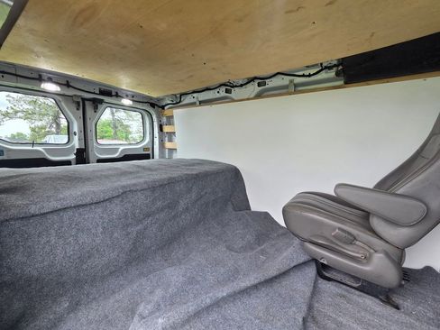 Used 2019 Ford Transit 250 130 Low Roof w/ Exterior Upgrade Package RWD image 24
