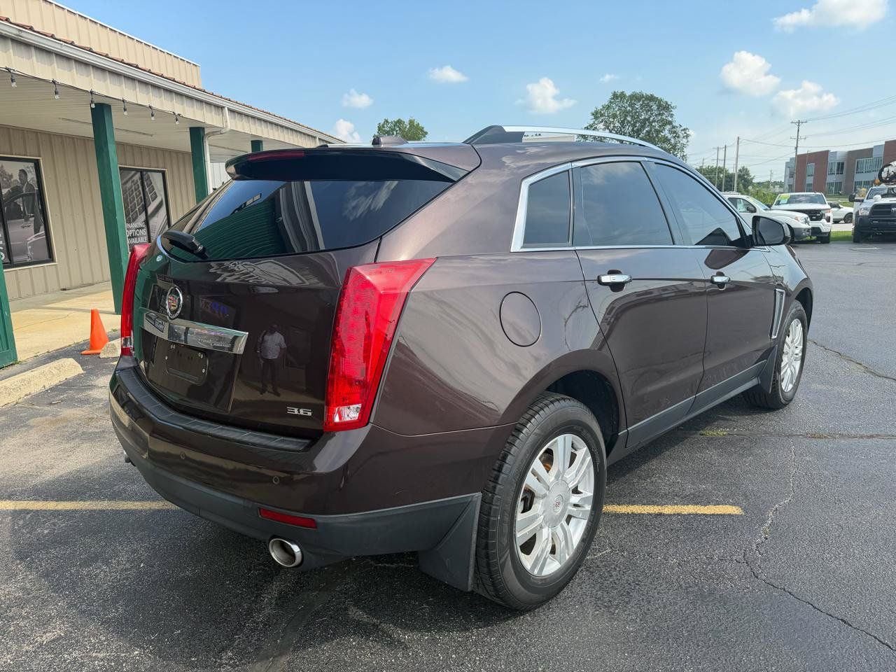 Used 2016 Cadillac SRX Luxury w/ Driver Awareness Package FWD image 3