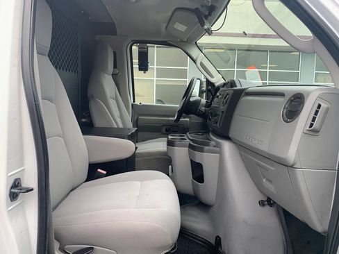 Used 2009 Ford E-350 and Econoline 350 Extended Super Duty RWD image 19