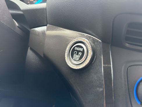 Used 2019 Ford Escape SE image 21