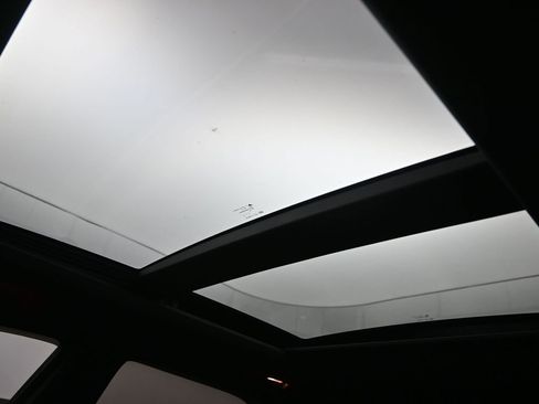 Used 2016 Chrysler 300 S w/ 300S Premium Group image 27