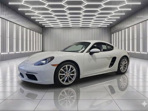 Used 2019 Porsche 718 Cayman RWD image 1
