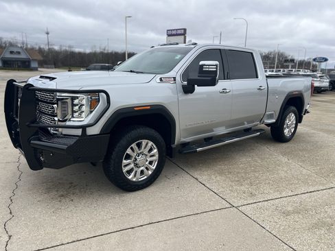 Used 2021 GMC Sierra 3500 Denali w/ Denali Ultimate Package image 12