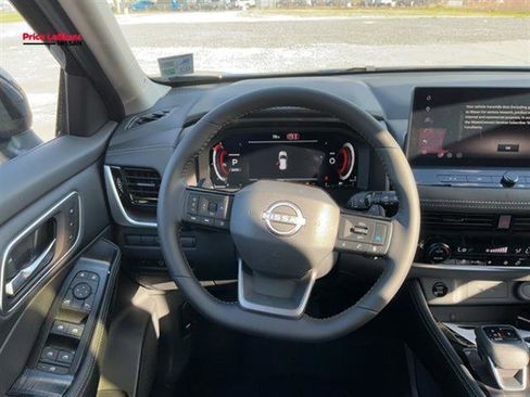 New 2026 Nissan Rogue Platinum AWD/4WD image 11