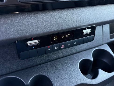 Used 2025 Mercedes-Benz Sprinter 2500 image 31