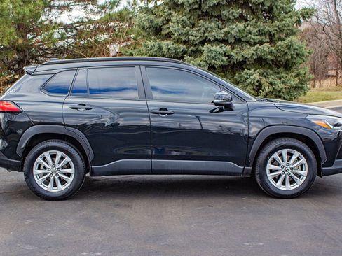 Used 2023 Toyota Corolla Cross LE image 11