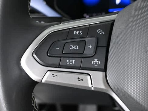 Certified 2022 Volkswagen Taos SE w/ Panoramic Sunroof Package image 20