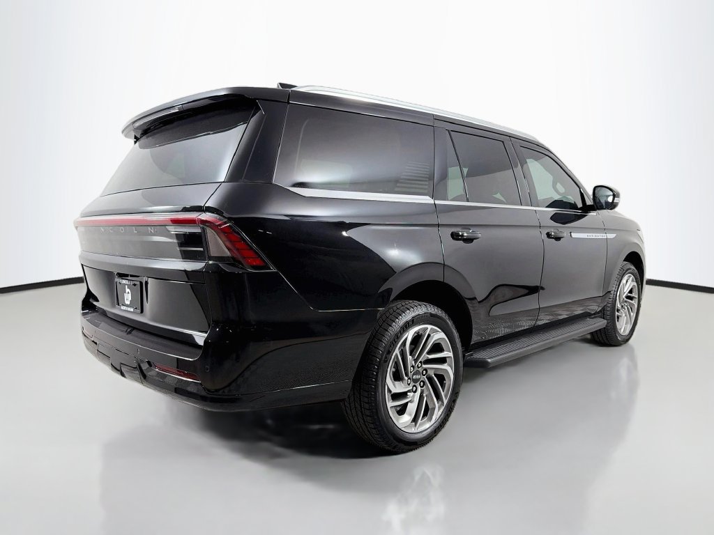 New 2026 Lincoln Navigator Premiere AWD/4WD image 5