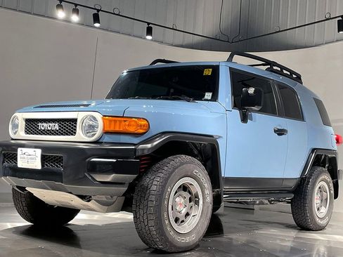 Used 2014 Toyota FJ Cruiser 4WD image 20