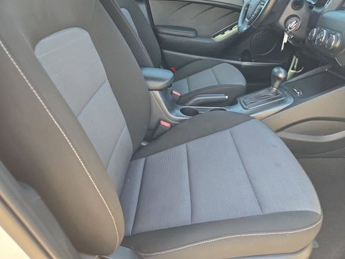 Used 2016 Kia Forte EX image 19