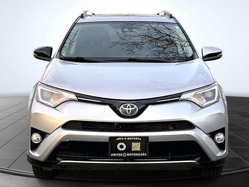Used 2018 Toyota RAV4 XLE image 2