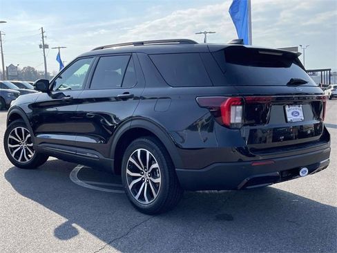 New 2026 Ford Explorer ST-Line image 3