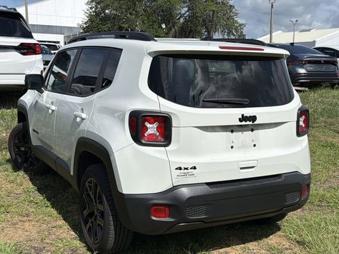 Used 2023 Jeep Renegade Altitude AWD/4WD image 8