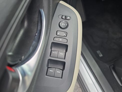 Used 2023 Honda HR-V LX image 14