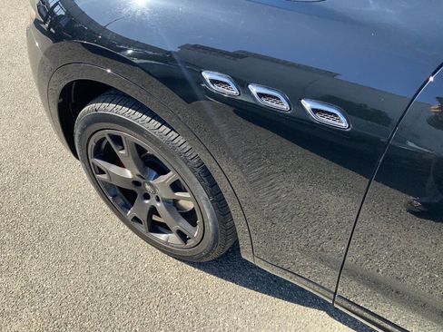 Used 2019 Maserati Levante AWD/4WD image 7