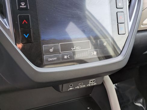 Used 2025 Subaru Forester Limited w/ Popular Package image 29