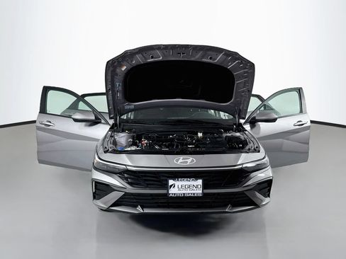 Used 2024 Hyundai Elantra SEL FWD image 15