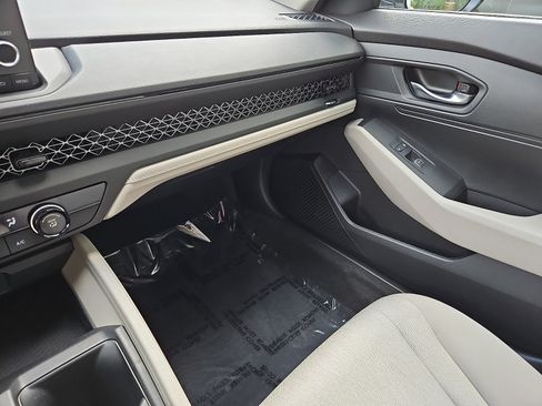 Used 2023 Honda Accord LX image 25