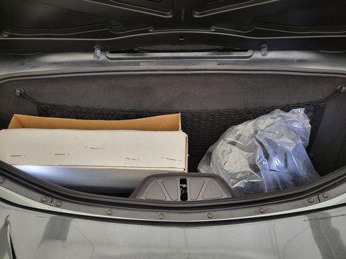 Used 2022 Chevrolet Corvette Stingray Premium Conv w/ Z51 Performance Package RWD image 31