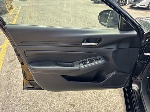 Used 2025 Nissan Altima 2.5 SV FWD image 20