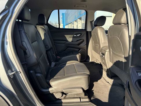 Certified 2020 Chevrolet Traverse LT w/ Driver Confidence II Package image 26