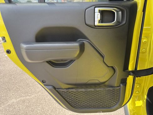 Used 2023 Jeep Gladiator Rubicon w/ LED Lighting Group image 18