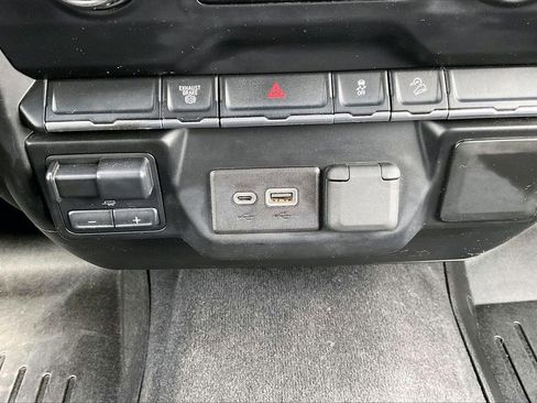 Used 2020 Chevrolet Silverado 2500 LT w/ Z71 Off-Road Package image 17