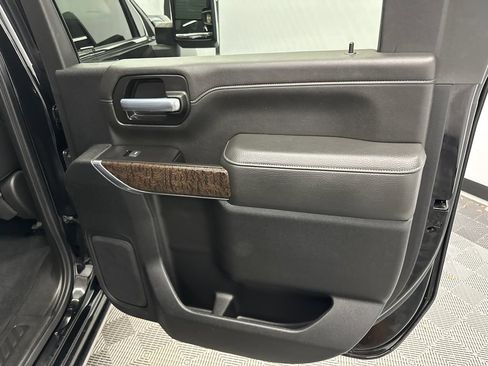 Used 2021 GMC Sierra 3500 Denali w/ Denali Black Diamond Edition AWD/4WD image 18