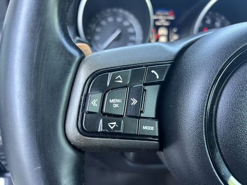 Used 2015 Jaguar F-TYPE R RWD image 23