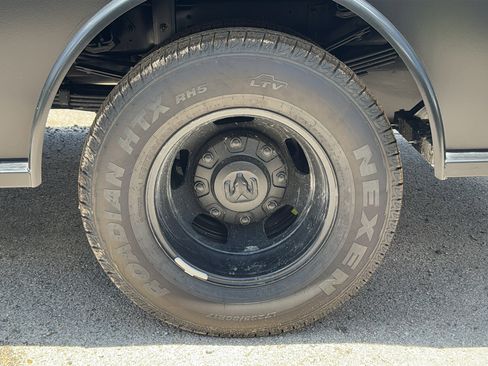 New 2026 RAM 1500 Express AWD/4WD image 24