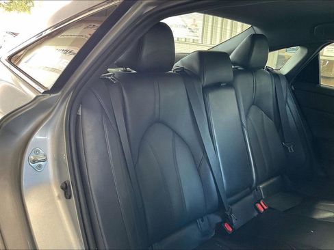 Used 2021 Toyota Avalon XLE FWD image 19