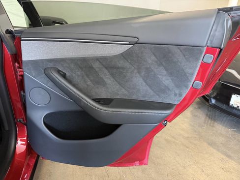 Used 2026 Tesla Model Y Long Range RWD image 23