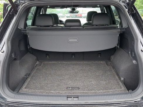 Used 2023 Volkswagen Tiguan SEL R-Line AWD/4WD image 32